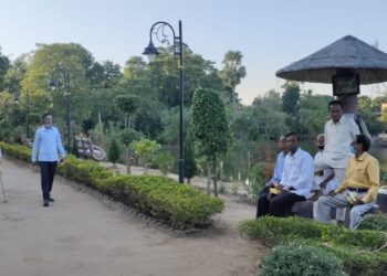 তৈরি হওয়ার তিন বছর পর খুলল গুসকরার পার্কের দরজা