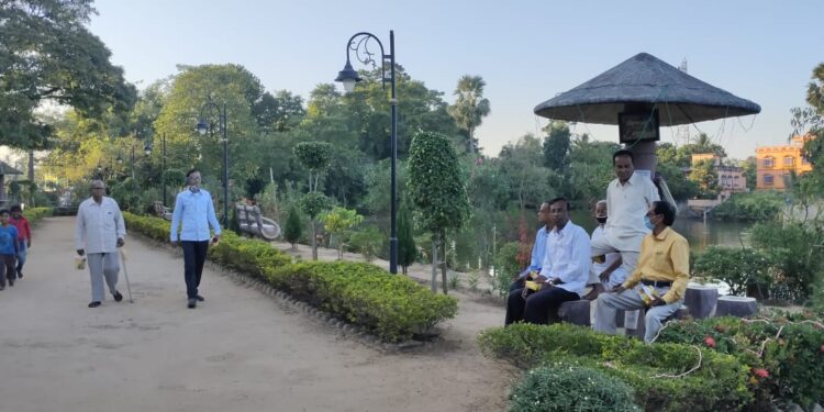 তৈরি হওয়ার তিন বছর পর খুলল গুসকরার পার্কের দরজা