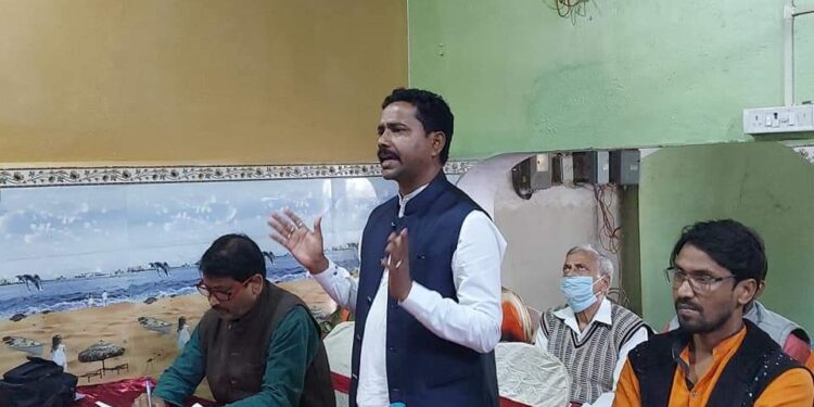 লক্ষ্য বিধানসভা নির্বাচন,কাটোয়া মহকুমার তিন মন্ডলের পদাধিকারীদের দায়িত্ব বুঝিয়ে দিলেন জেলা সভাপতি