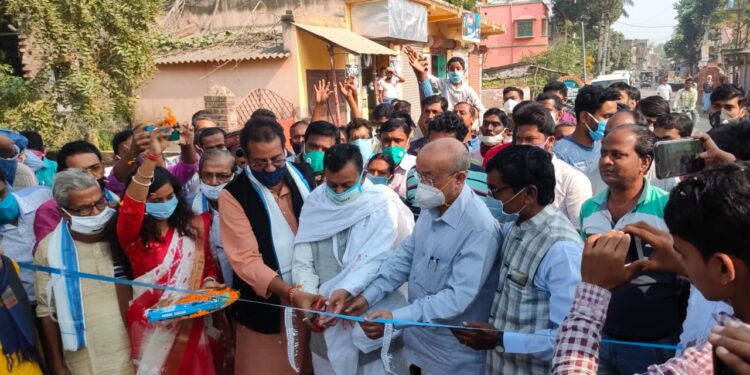 দাঁইহাটে মহাপ্রভু তোরণের উদ্বোধন করলেন মন্ত্রী স্বপন দেবনাথ