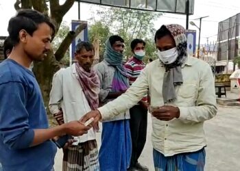 ভাতার থানার পুলিশের সহায়তায় মজুরি ফেরত পেলেন মুর্শিদাবাদের ৬ শ্রমিক