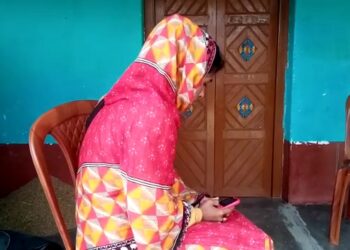 বিয়ের দাবিতে চার দিন ধরে প্রেমিকের বাড়ির সামনে ধর্নায় প্রেমিকা