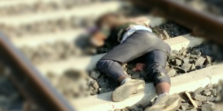 পূর্বস্থলীতে রেললাইন থেকে উদ্ধার যুবকের মৃতদেহ