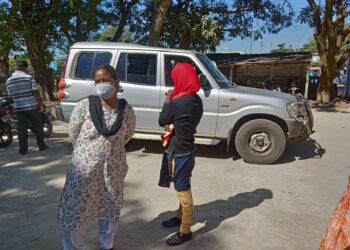 ভাতারে নবম শ্রেনীর ছাত্রীকে লুকিয়ে বিয়ে,রুখল প্রশাসন