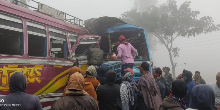 কুয়াশার জেরে বড়সড় দুর্ঘটনা ভাতাড়ে, আহত ২০