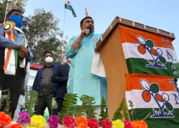 ‘দল ২২০ টি আসন না পেলে রাজনীতি থেকে অবসর নেব’  :  অনুব্রত