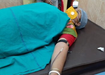 থ্যালাসেমিয়া আক্রান্ত কিশোরীকে রক্ত দিয়ে প্রাণ বাঁচালেন দাঁইহাটের গৃহবধু