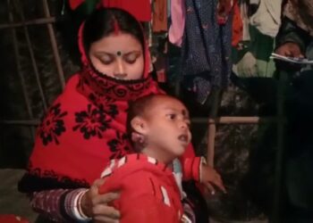 শিশু-সন্তান ক্যান্সার আক্রান্ত,অর্থাভাবে চিকিৎসা করাতে অক্ষম দিনমজুর বাবা