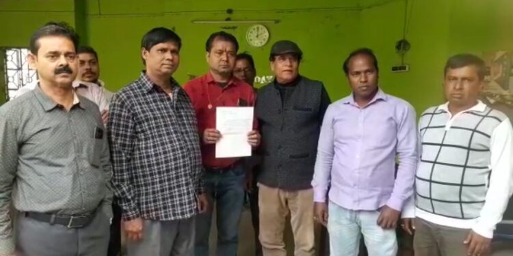 বাঁকুড়ার বিষ্ণুপুর পুরসভার উপ-পুর প্রধানসহ ১২ তৃণমুল নেতার গন ইস্তফা