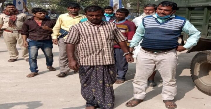 ভাতাড়ে তিন পৃথক ঘটনায় ধৃত ৮