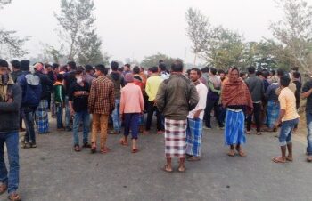 কেতুগ্রামে ডাম্পারের ধাক্কা টোটোয়, মৃত ১, আহত ৬