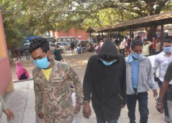 মঙ্গলকোটে আগ্নেয়াস্ত্রসহ ধৃত পঞ্চায়েত সদস্যার ছেলেসহ ৩