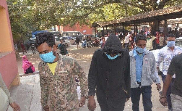 মঙ্গলকোটে আগ্নেয়াস্ত্রসহ ধৃত পঞ্চায়েত সদস্যার ছেলেসহ ৩