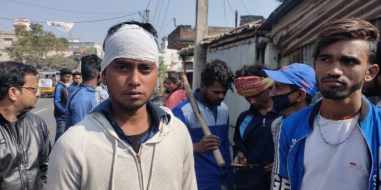 পিকনিকের সময় ঝামেলার জেরে দুই পাড়ার মধ্যে উত্তেজনা গুসকরা শহরে