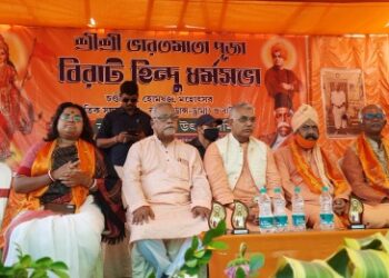 ‘উনি কি করোনা ভ্যাকসিন আবিষ্কার করেছেন  ?’ মুখ্যমন্ত্রীকে কটাক্ষ দিলীপ ঘোষের