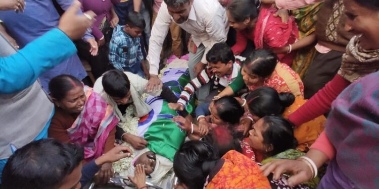 মঙ্গলকোটে তৃণমূল নেতাকে পিটিয়ে খুনের অভিযোগ,আটক ৬