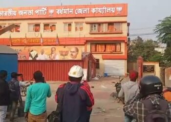 নব্য-পুরনো কর্মীদের দ্বন্দ্বে রনক্ষেত্র বর্ধমান শহরে বিজেপি কার্যলয় সংলগ্ন এলাকা