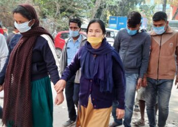 পুলিশে চাকরি করে দেওয়ার নামে প্রতারনা  ! গ্রেফতার মহিলাসহ ৩