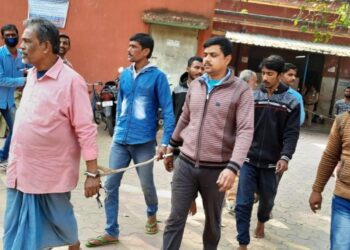 ছাত্রীর সঙ্গে পরকীয়া সন্দেহে শিক্ষকের বাড়িতে হামলার ঘটনা, গ্রেফতার ৭