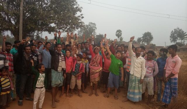 মঙ্গলকোটে উদ্বোধনের পর রাস্তা নির্মান না হওয়ায় ভোট বয়কটের ডাক গ্রামবাসীর