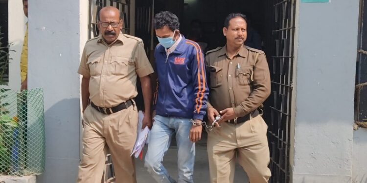 ধৃতকে জেরা করে চুরি যাওয়া চার লক্ষাধিক টাকা উদ্ধার করল ভাতাড় থানার পুলিশ