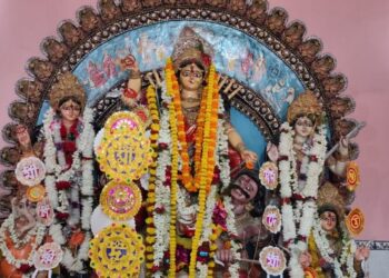 দেবাসীন চণ্ডীমাতার পুজো ঘিরে অকাল শারদোৎসবে মাতল কাটোয়ার আমূলগ্রাম