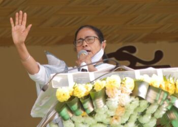 দলত্যাগীদের ‘কুসন্তান’,’দুষ্ট গরু’ বলে কটাক্ষ মুখ্যমন্ত্রী মমতা বন্দ্যোপাধ্যায়ের