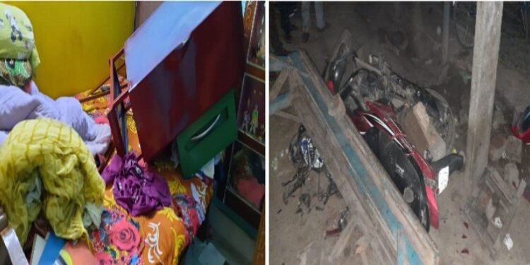 কাটোয়ায় ছাত্রীর সঙ্গে পরকীয়া সন্দেহে শিক্ষকের বাড়িতে ভাঙচুর উত্তেজিত জনতার