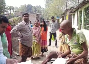 চিকিৎসার ব্যাবস্থা অথবা স্বেচ্ছামৃত্যুর অনুমতি ! মুখ্যমন্ত্রীকে ক্যান্সার আক্রান্ত  যুবকের আবেদন ঘিরে তোলপাড় মালদার মানিকচক