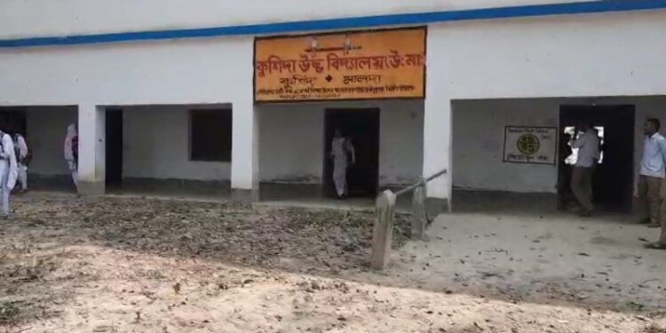 মধ্য রাতে স্কুলে ভৌতিক আওয়াজ ! আতঙ্কিত পড়ুয়া ও স্থানীয় বাসিন্দারা