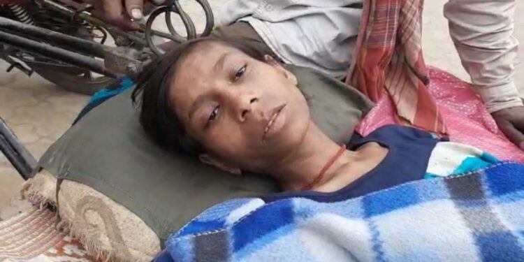 স্বাস্থ্য সাথী কার্ডে মিলছে না চিকিৎসা ! সপরিবারে স্বেচ্ছা মৃত্যুর আবেদন