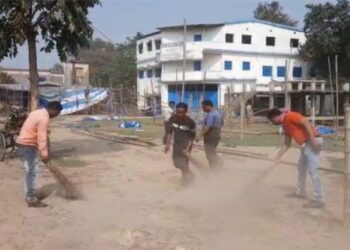 তৃণমূলের জনসভার পর গঙ্গাজল ছিটিয়ে মাঠ শুদ্ধিকরণ বিজেপির