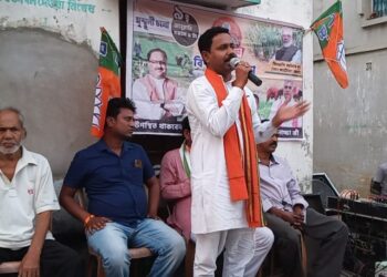 কাটোয়ায় বিজেপির জেলা সভাপতির জোরদার প্রচার