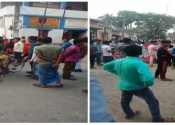 আউশগ্রামে ভেদিয়া পুলিশ ক্যাম্প ঘেরাও করে বিক্ষোভ গ্রামবাসীর