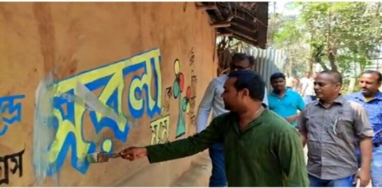 মালদা জেলার এক ঝাঁক তৃণমূল নেতানেত্রীর বিজেপিতে যোগদান