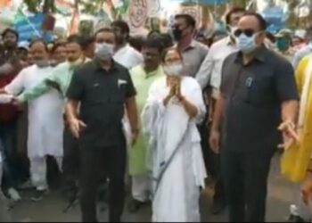 মনোনয়ন জমা দিলেন মুখ্যমন্ত্রী, নির্বাচনী কার্যালয়ের উদ্বোধন শুভেন্দুর