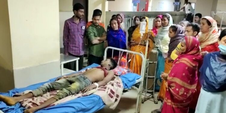 বিদ্যুৎ লাইনে মেরামতির কাজ করতে গিয়ে বিদ্যুৎস্পৃষ্ট হয়ে মৃত্যু যুবকের