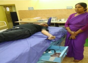রক্ত দিয়ে প্রসুতির প্রাণ বাঁচালেন কাটোয়া হাসপাতালের চিকিৎসক