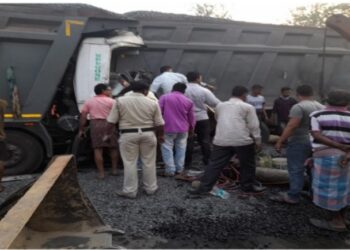 পূর্বস্থলীতে দুই ডাম্পারের সংঘর্ষে মৃত ১, জখম ১