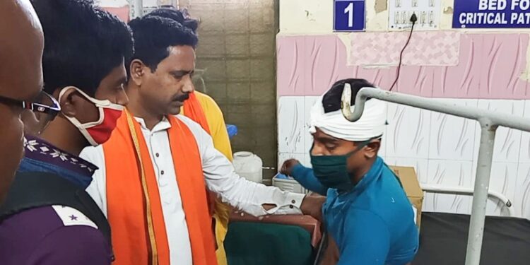 কেতুগ্রামে বিজেপির বৈঠক চলাকালীন হামলার অভিযোগ তৃণমূলের বিরুদ্ধে, জখম ৪, পালটা খড়ের পালুইয়ে অগ্নিসংযোগের অভিযোগ শাসকদলের