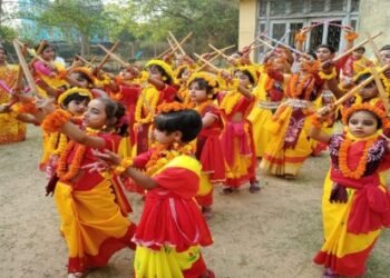 ভাতারে গীতসংগীত শিক্ষায়তনের উদ্যোগে ধুমধামে পালিত হল দোল উৎসব