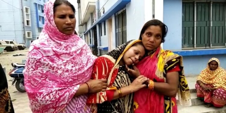 ইংরেজবাজারে যুবককে কুপিয়ে খুনের অভিযোগ