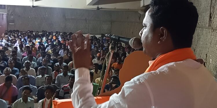 কাটোয়া বিধানসভার জয় নিশ্চিত করতে বুথ কর্মীদের ঝাঁপিয়ে পড়ার নির্দেশ বিজেপির জেলা সভাপতির