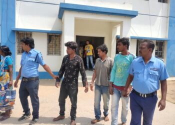 বন্ধুদের সঙ্গে নিয়ে শাশুড়িকে গনধর্ষন ! গ্রেফতার জামাইসহ ৩