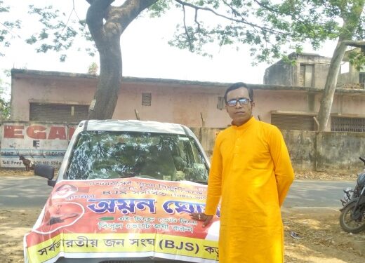 নির্বাচনের ময়দানে’একাই কুম্ভ’ ভাতারের নির্দল প্রার্থী অয়ন ঘোষ