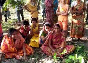 কালনায় বিজেপি কর্মীর রহস্যমৃত্যু, খুনের অভিযোগ তুলে তৃণমূলের পার্টি অফিস ভাঙচুর