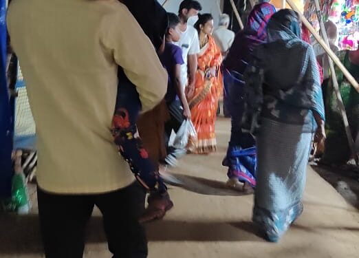 কোভিড অতিমারীর মধ্যেই আউশগ্রামের মেলায় বসছে জুয়া ও লেটো গানের আসর