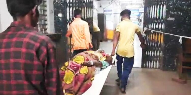 ভোট পরবর্তী হিংসায় উত্তপ্ত বাঁকুড়া, পুড়ল বিজেপির কার্যালয়, আহত এক বিজেপি কর্মী