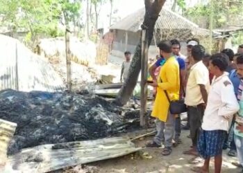 খন্ডঘোষে বিজেপির কার্যালয়ে অগ্নিকান্ডের ঘটনায় উত্তেজনা