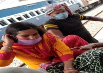 কাটোয়ায় রেলপুলিশের সহযোগিতায় প্লাটফর্মে সন্তানের জন্ম দিলেন বধু